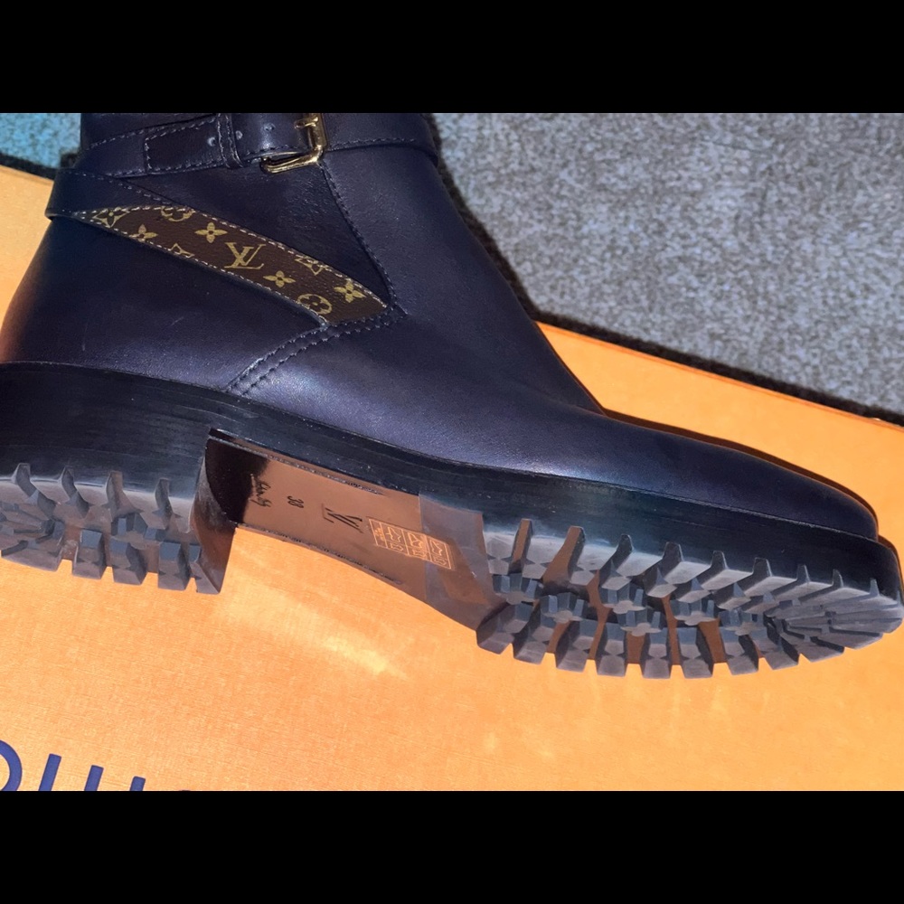 Louis Vuittion Discovery Ankle Boot